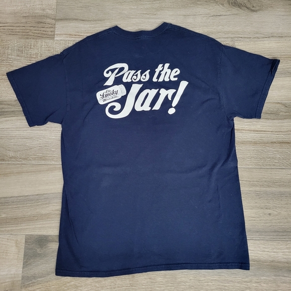 Ole Smoky Tennessee Moonshine Pass The Jar Graphic T-Shirt Medium Gatlinburg TN - Picture 2 of 4